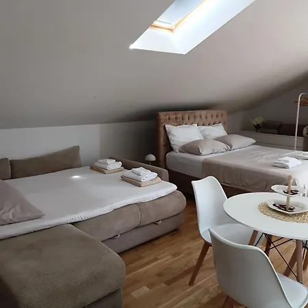 Nadja Apartament