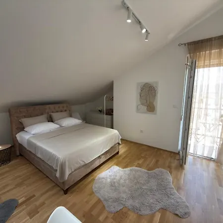 Nadja Apartament