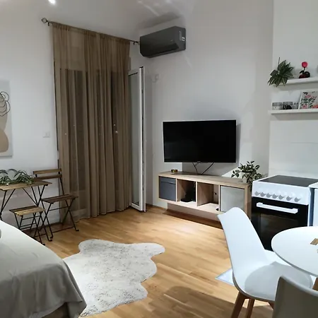 Nadja Apartament *
